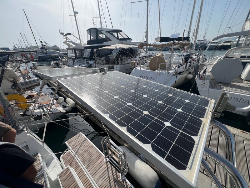 650 W de panneaux solaires  Eolienne de 940W Tesup 