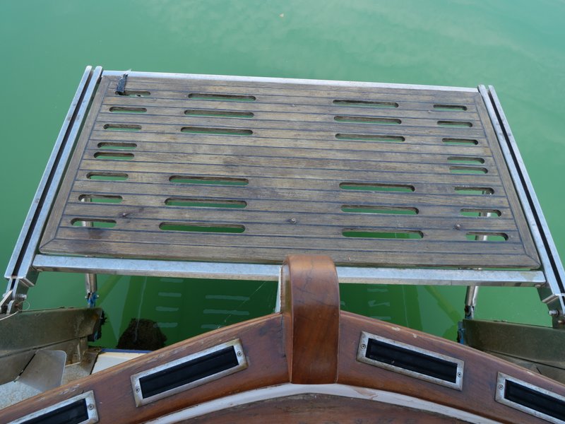 Grande plateforme de bains