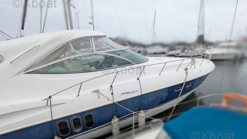 Cruisers Yachts 500 Express