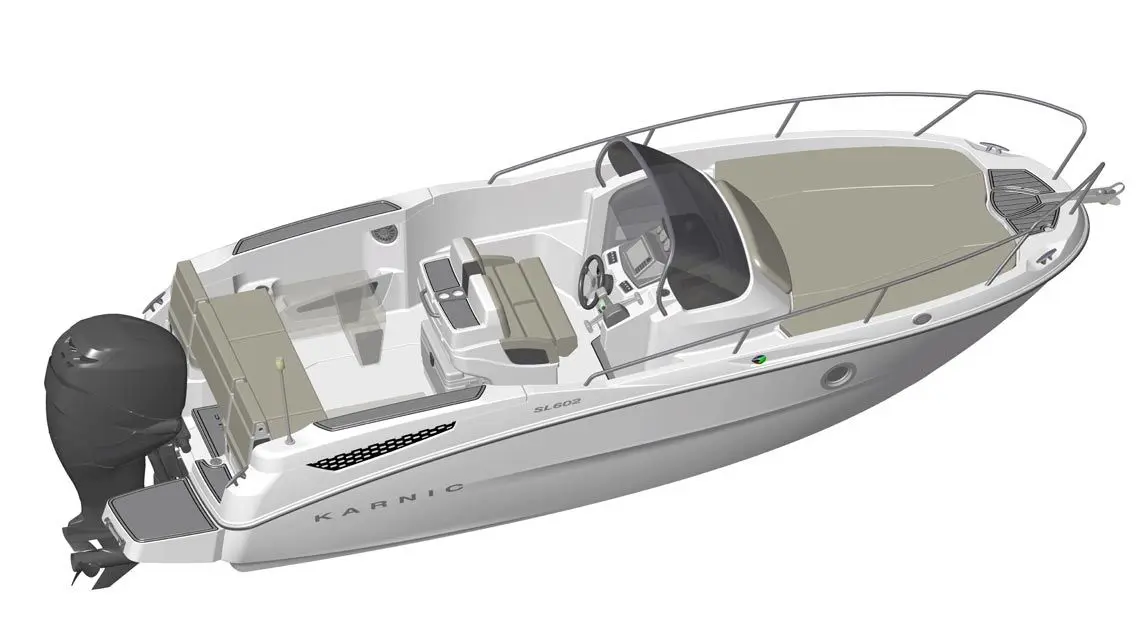 Karnic SL642 — Vue en trois quarts d’un bateau à moteur avec poste de pilotage et hors-bord.