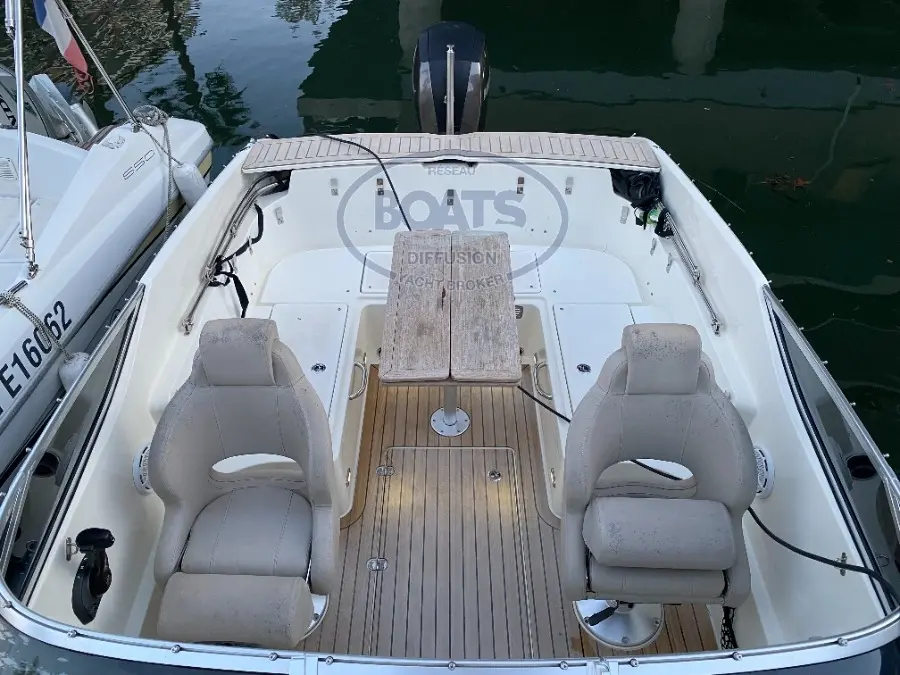 Quicksilver Activ 645 Cabin