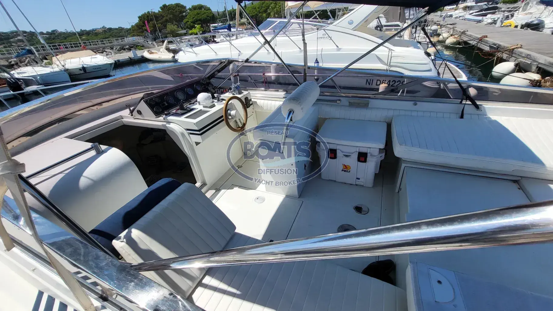 Pershing 33
