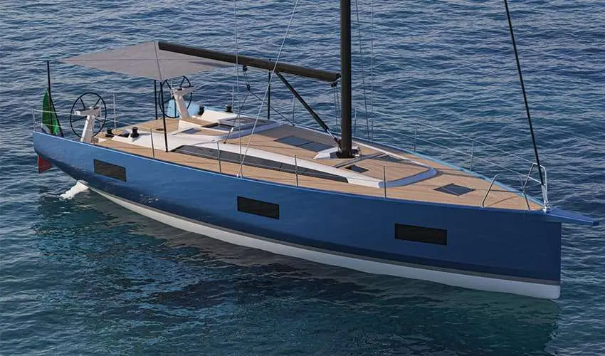 Solaris 40 — Voilier bleu vu de trois quarts sur l’eau, avec pont dégagé et deux barres à roue.