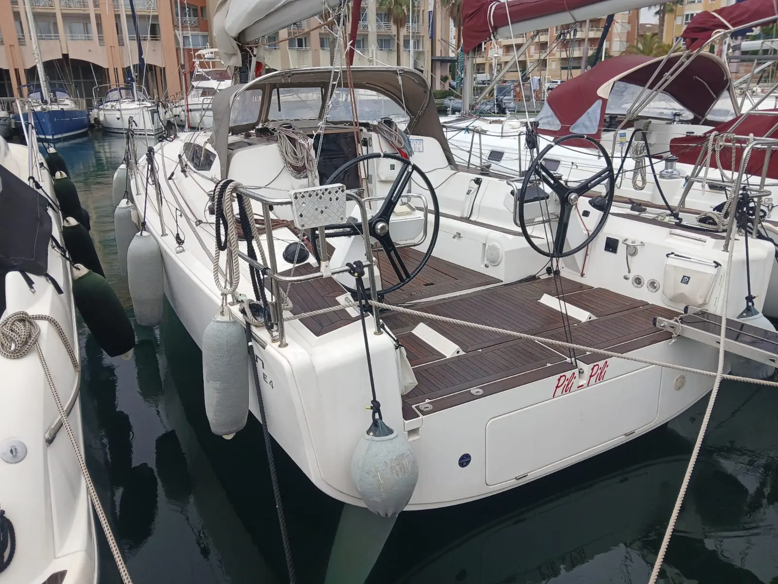 Elan E4