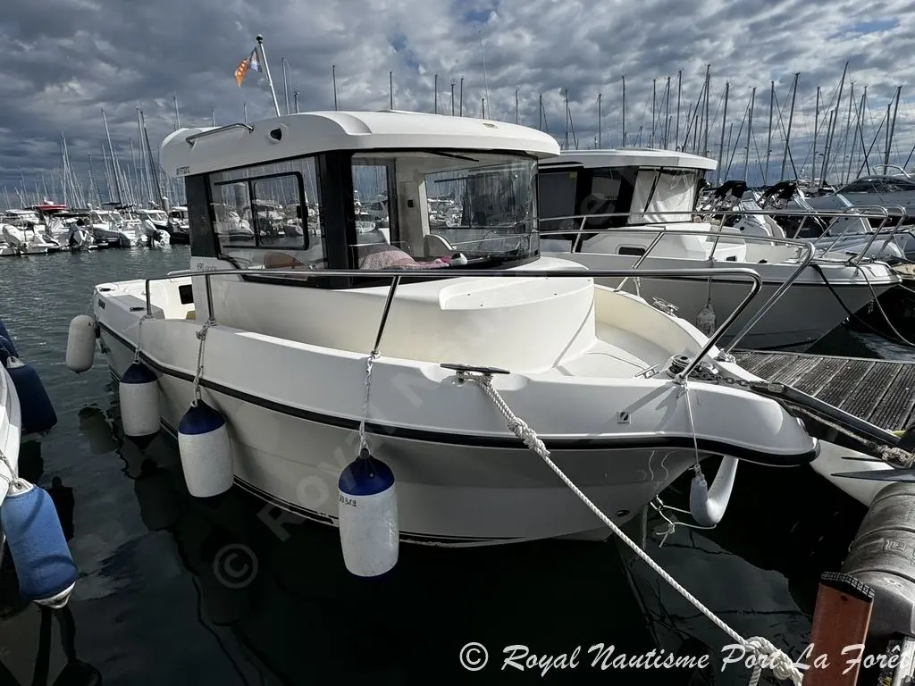 Quicksilver Arvor 690