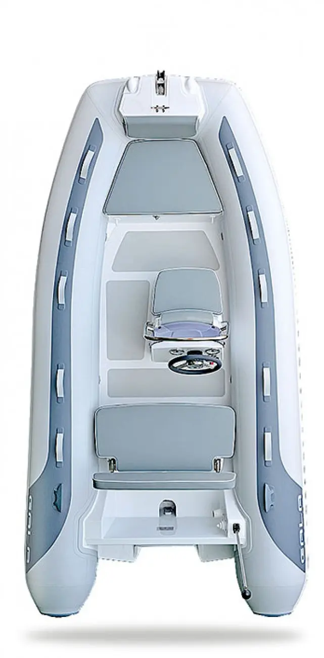 Gala Boats A360HL — Vue de dessus d’un bateau pneumatique avec console centrale et sièges gris.