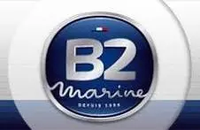 B2 Marine Cap Ferret 500 — Gros plan sur un emblème circulaire B2 Marine.