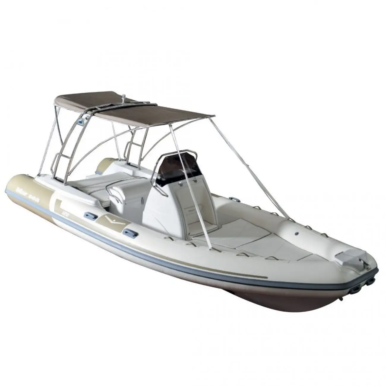 Marsea Comfort 120 — Bateau semi-rigide blanc vu de trois quarts, avec console centrale et taud.