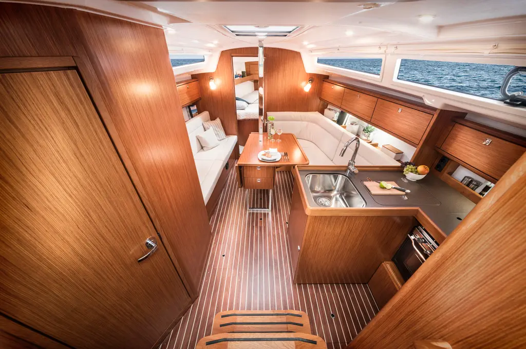 Bavaria 34 — photo 4