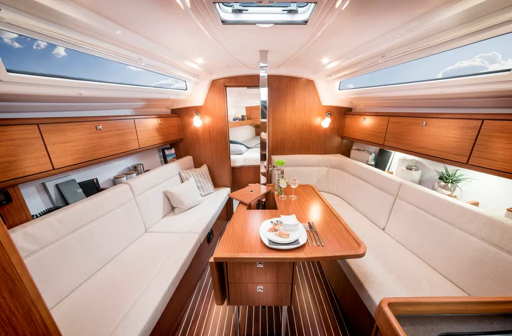 Bavaria 34 — photo 2