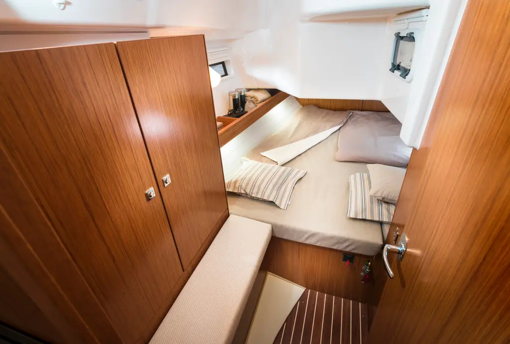 Bavaria 34 — photo 6