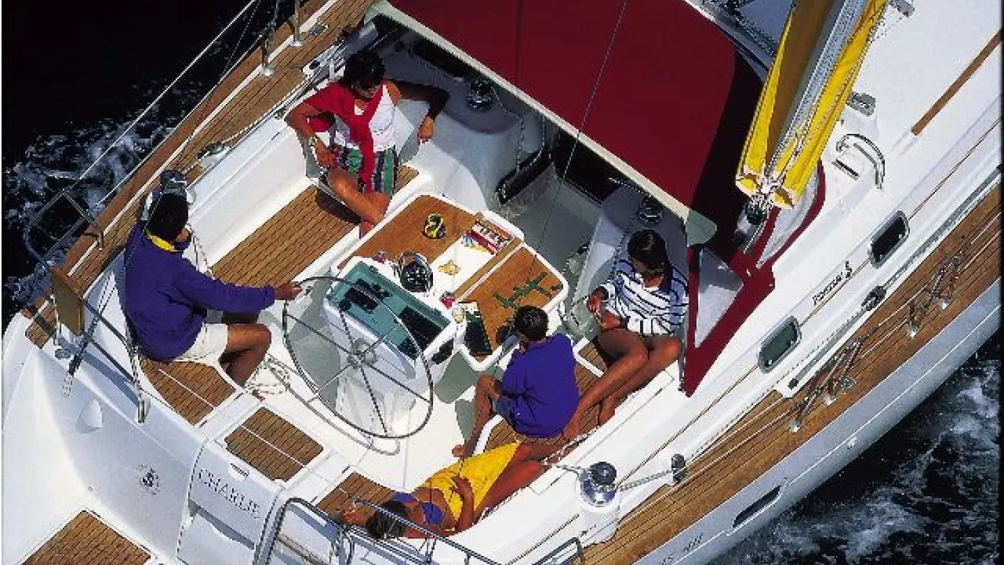 Beneteau Oceanis 411 - Photo 2