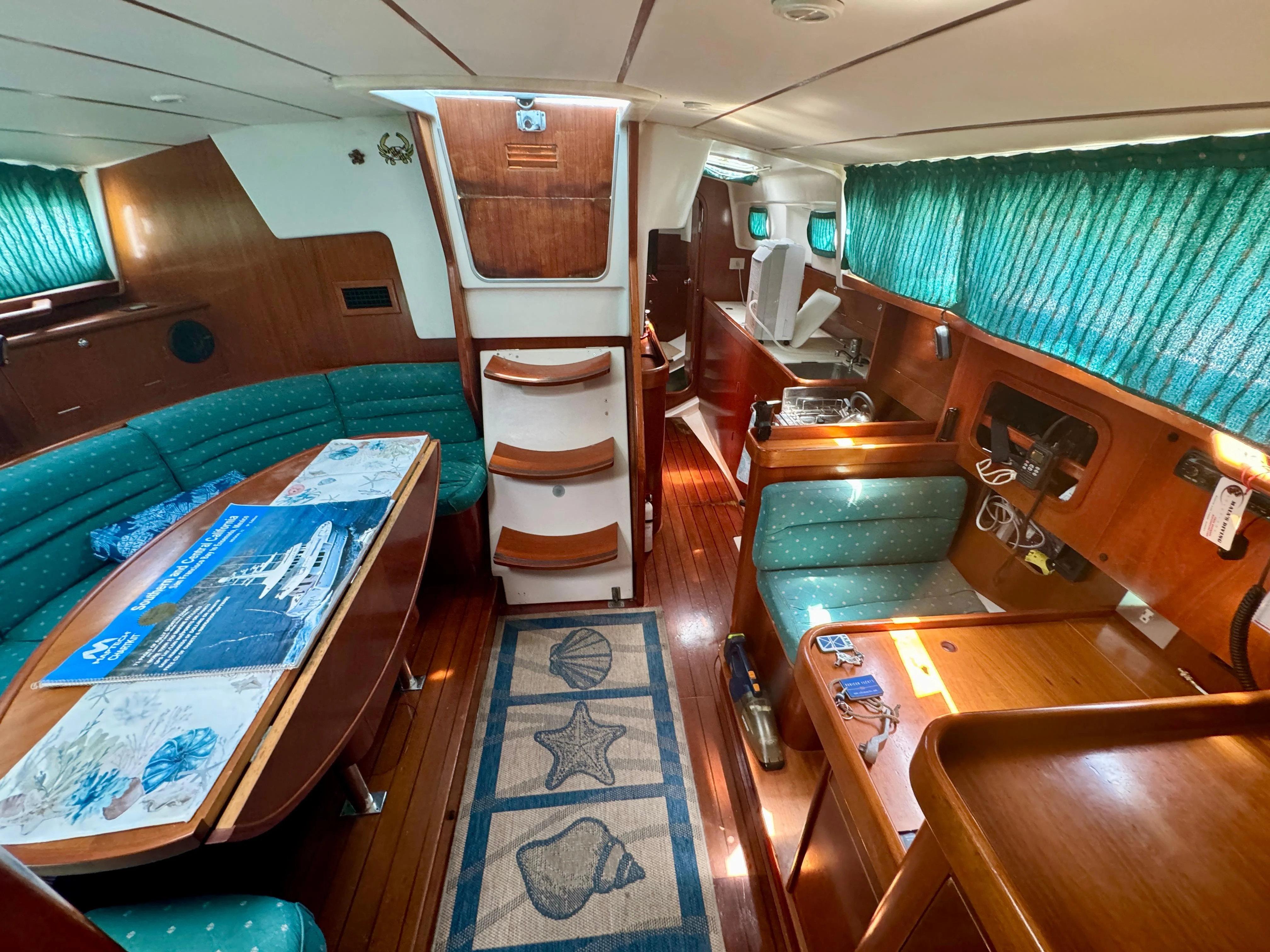 Beneteau Oceanis 40 - Photo 13