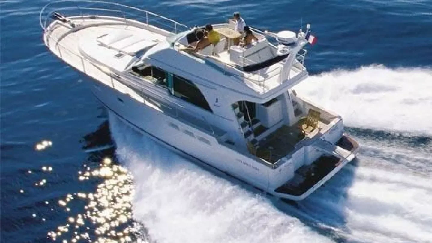 Beneteau Antares 13.80 - Photo 3
