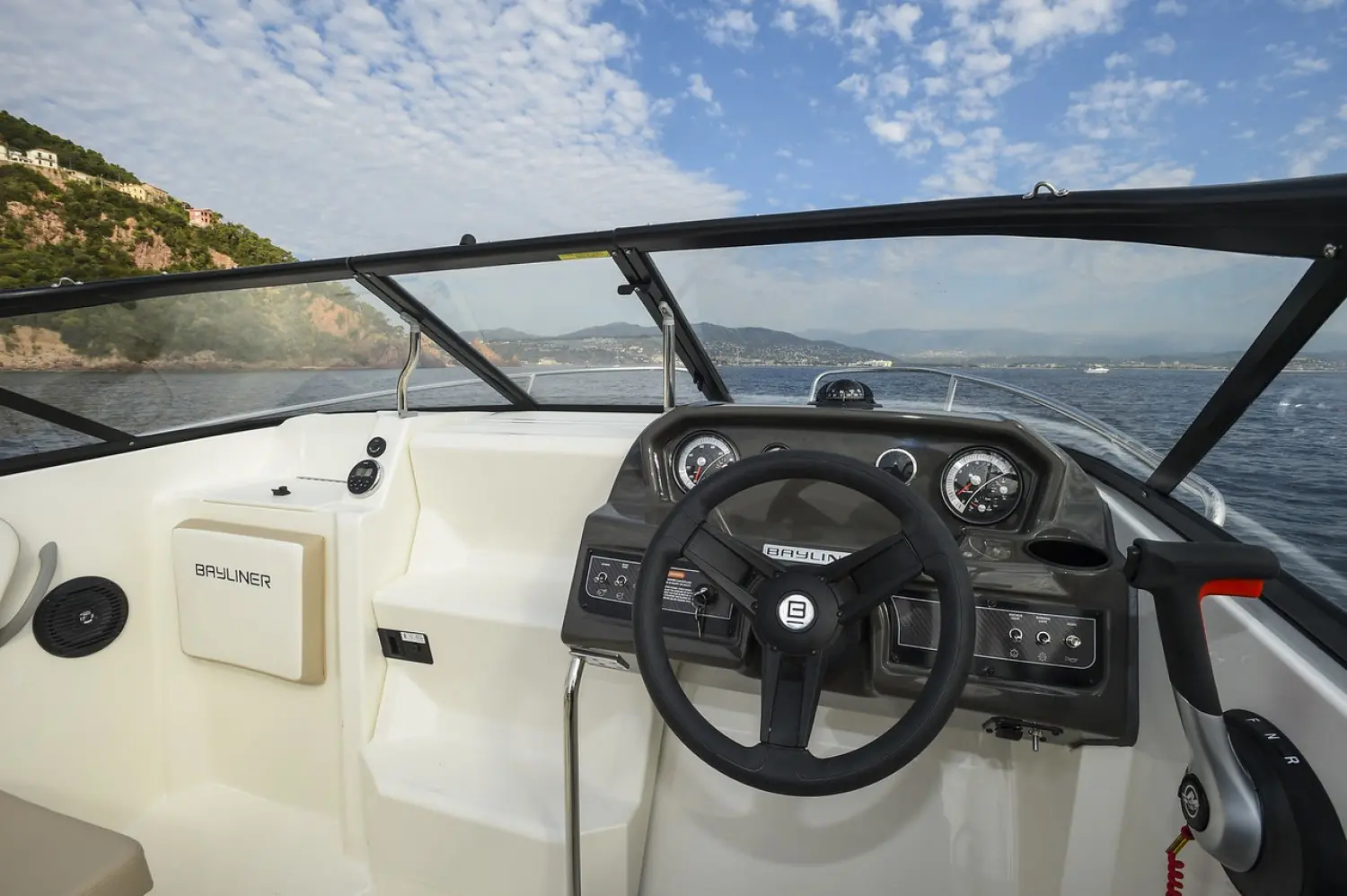 Bayliner VR5 - Photo 10
