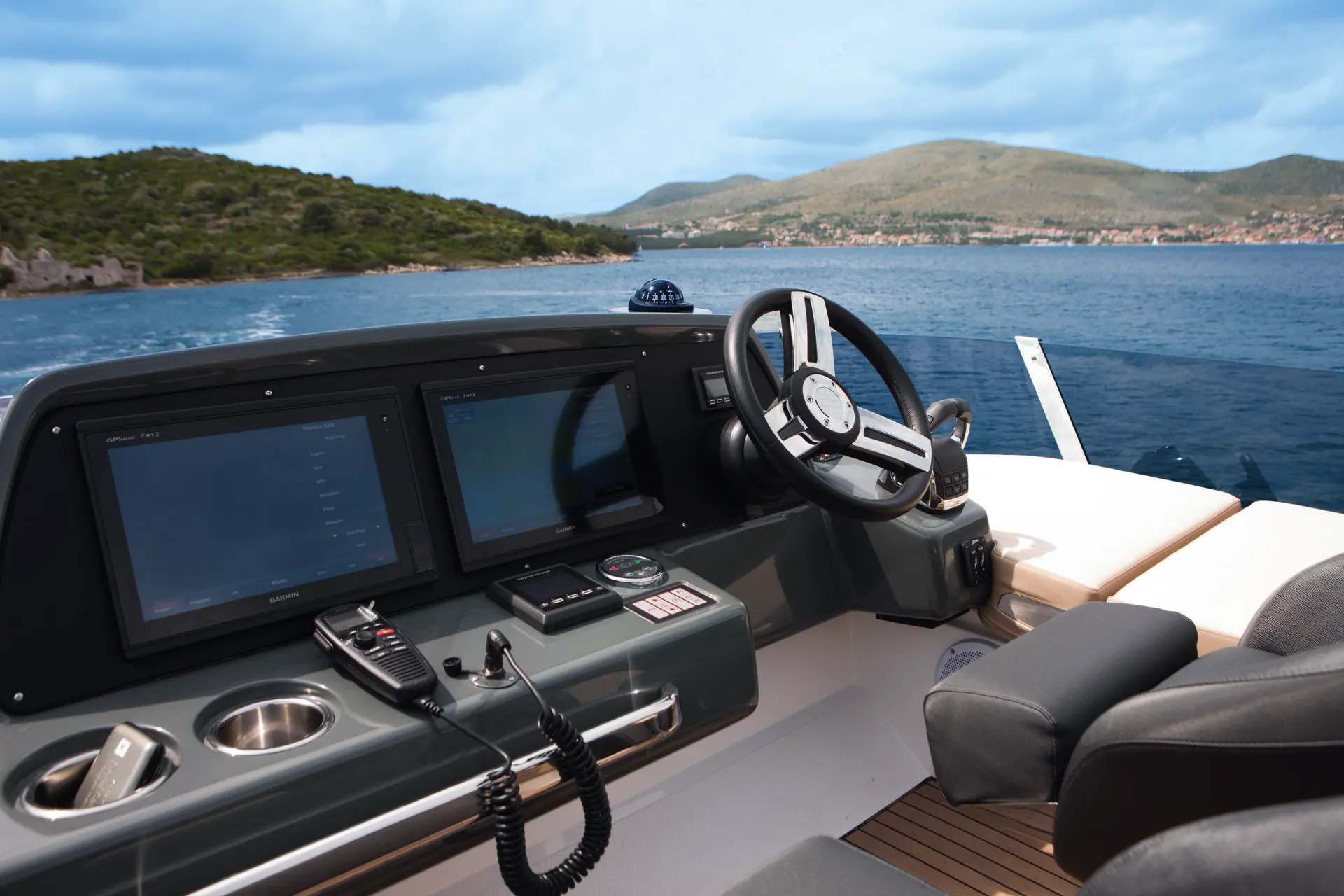 Bavaria R40 — photo 3