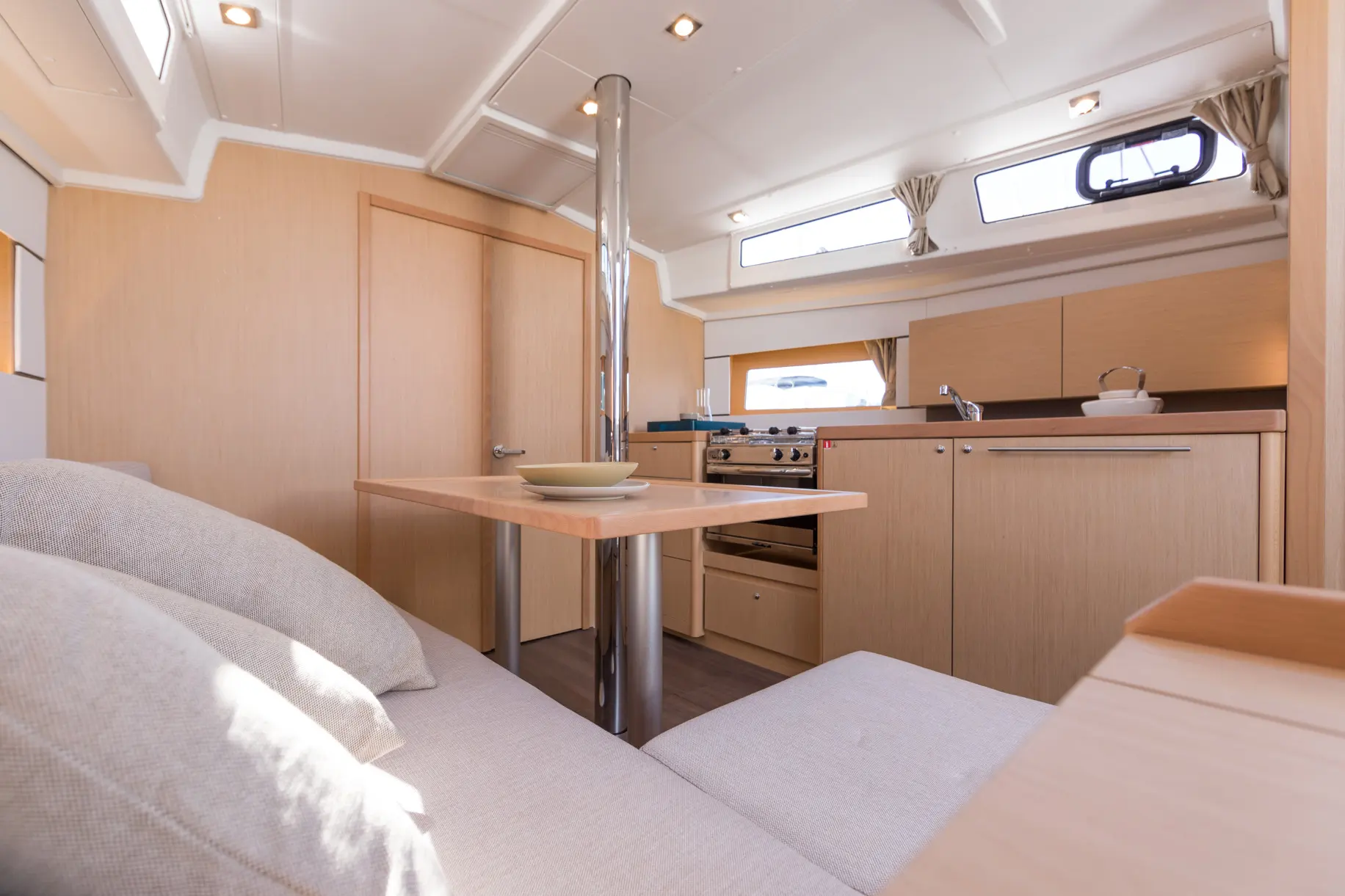 Beneteau Oceanis 38.1 - Photo 13