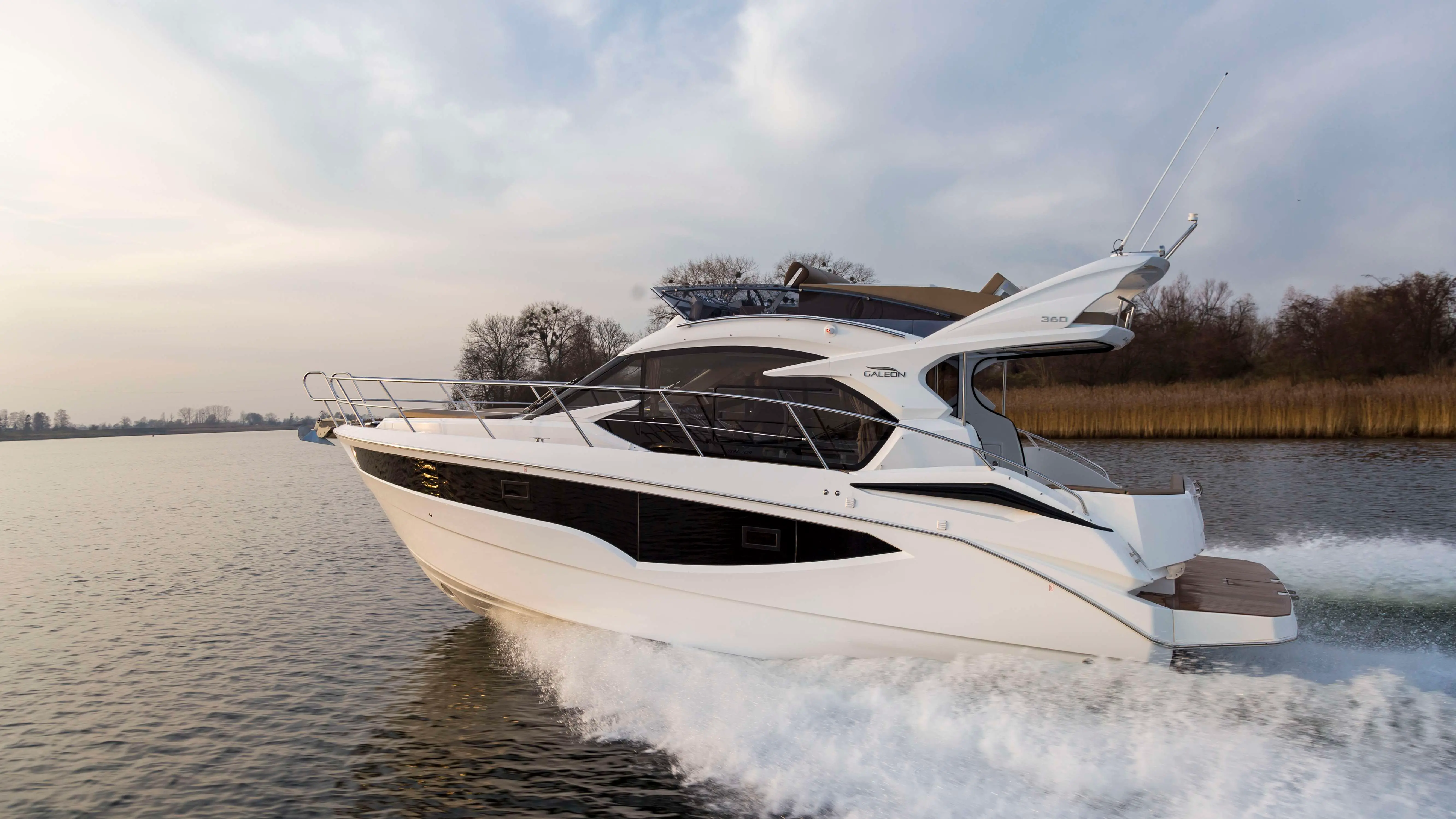 Galeon  360 Fly - Photo 3