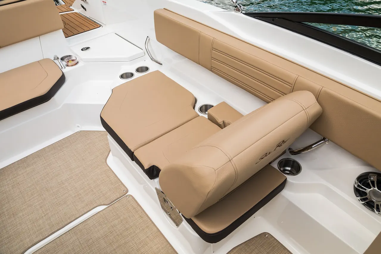Sea Ray 210 SPX — photo 3
