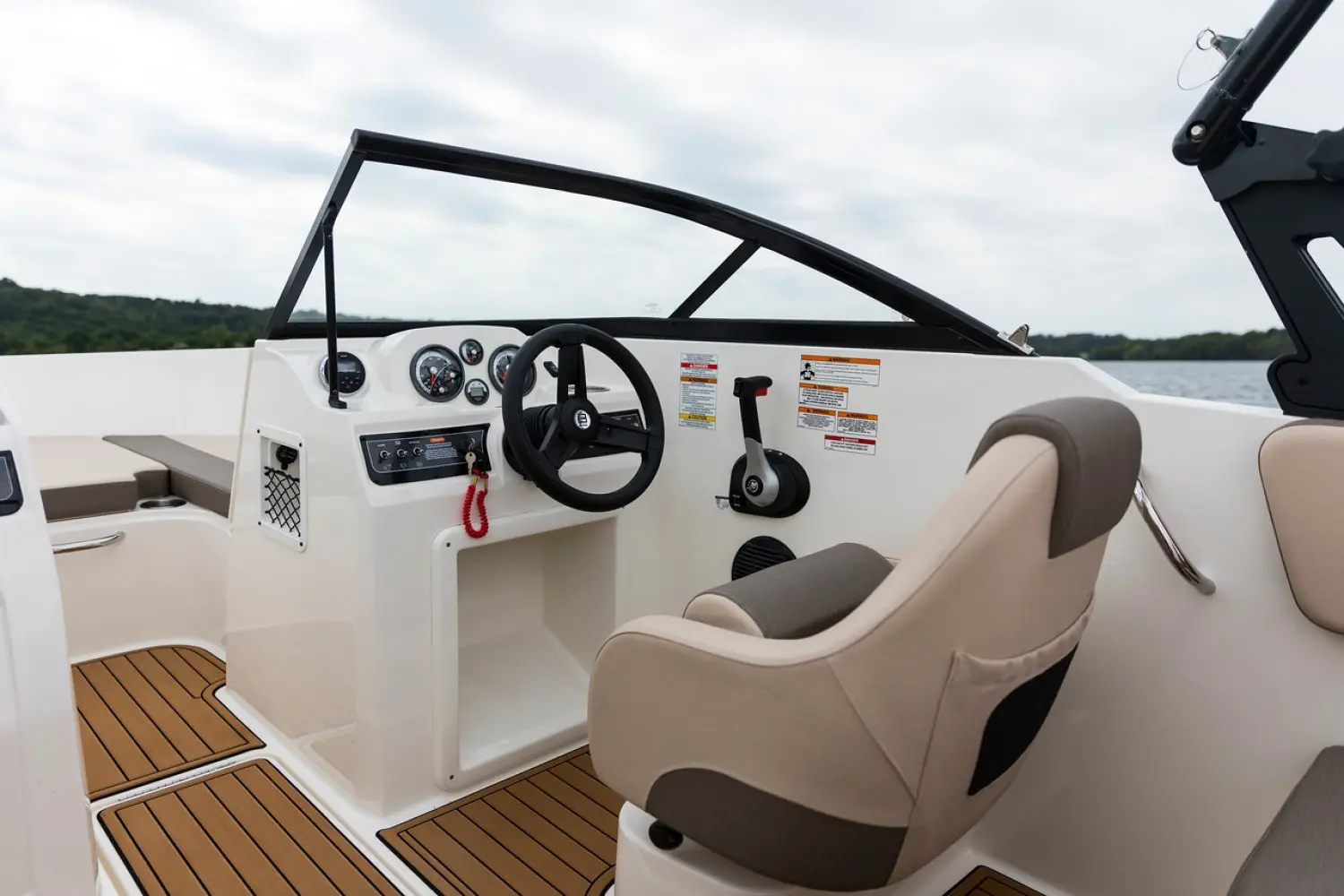 Bayliner VR4 — photo 7