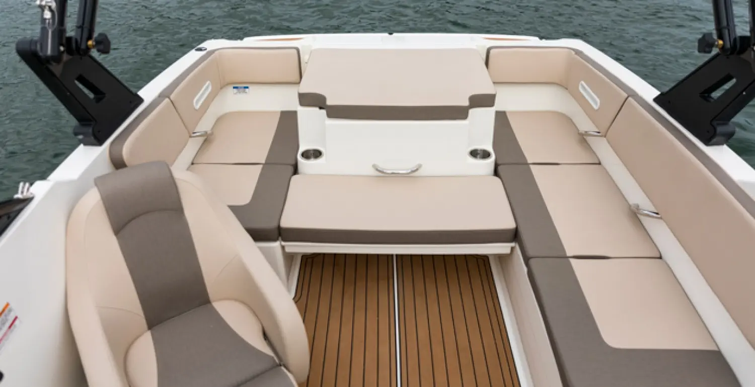 Bayliner VR4 — photo 10