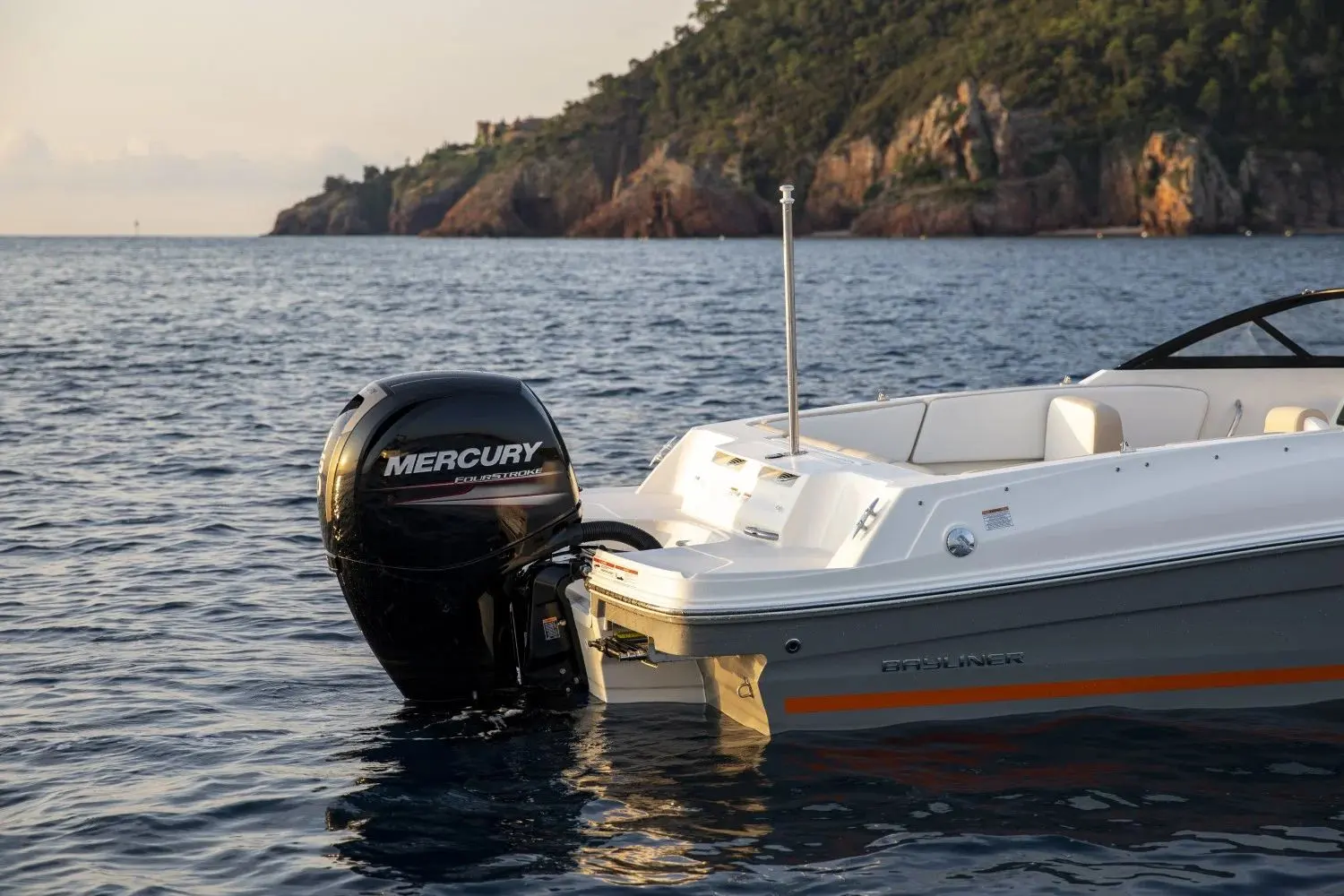 Bayliner VR4 — photo 11