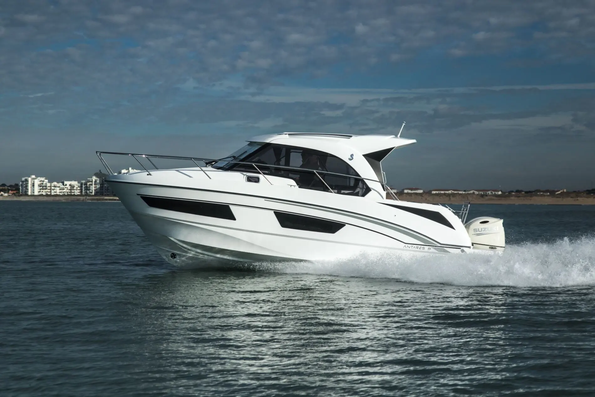 Beneteau Antares 9 OB - Photo 10