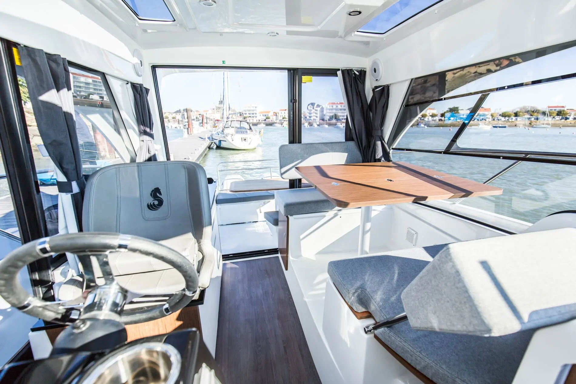 Beneteau Antares 9 OB - Photo 13