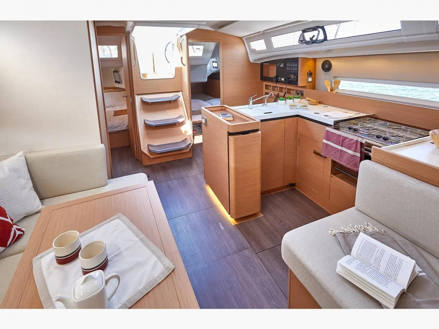 Jeanneau Sun Odyssey 410 - Photo 2