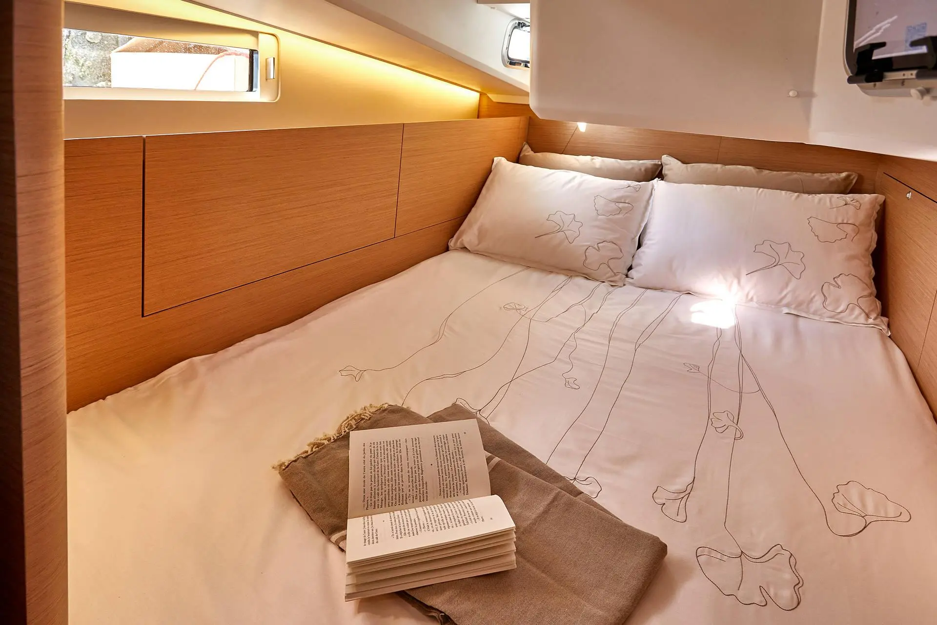 Jeanneau Sun Odyssey 410 - Photo 20