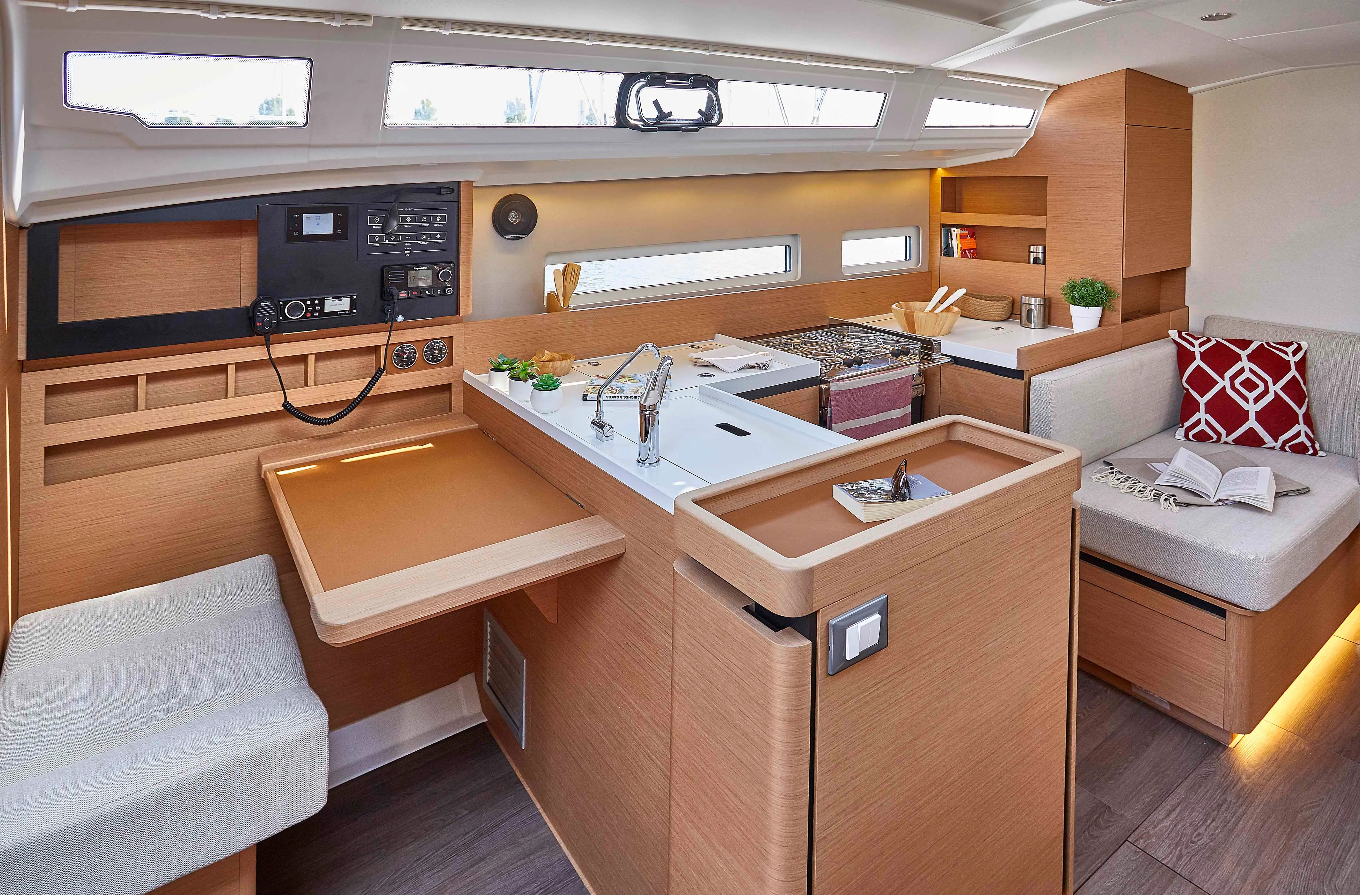 Jeanneau Sun Odyssey 410 - Photo 30