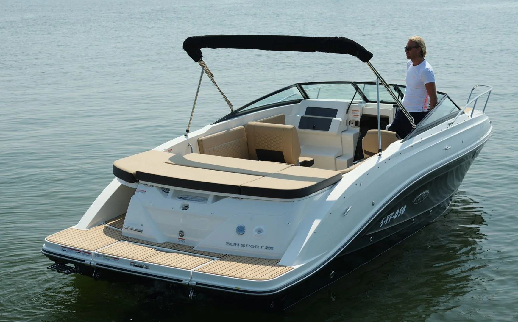 Sea Ray 230 — photo 2
