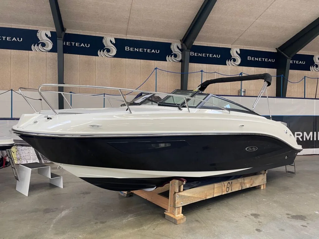Sea Ray 230 — photo 5