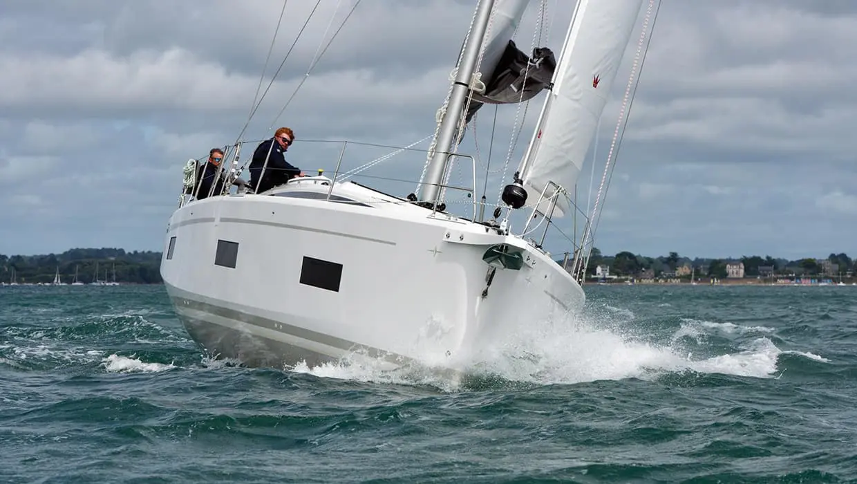 Bavaria C42 — photo 7