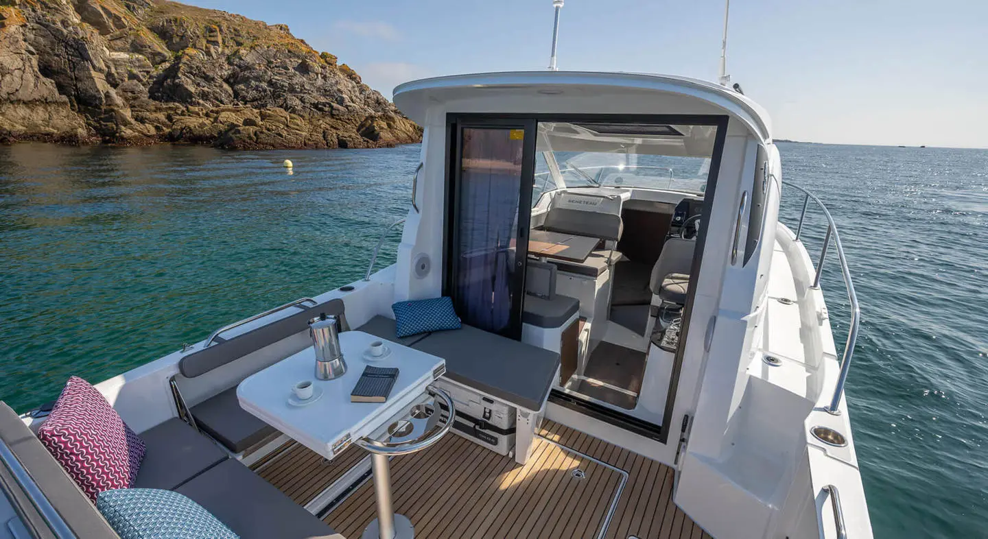 Beneteau Antares 8 — photo 8