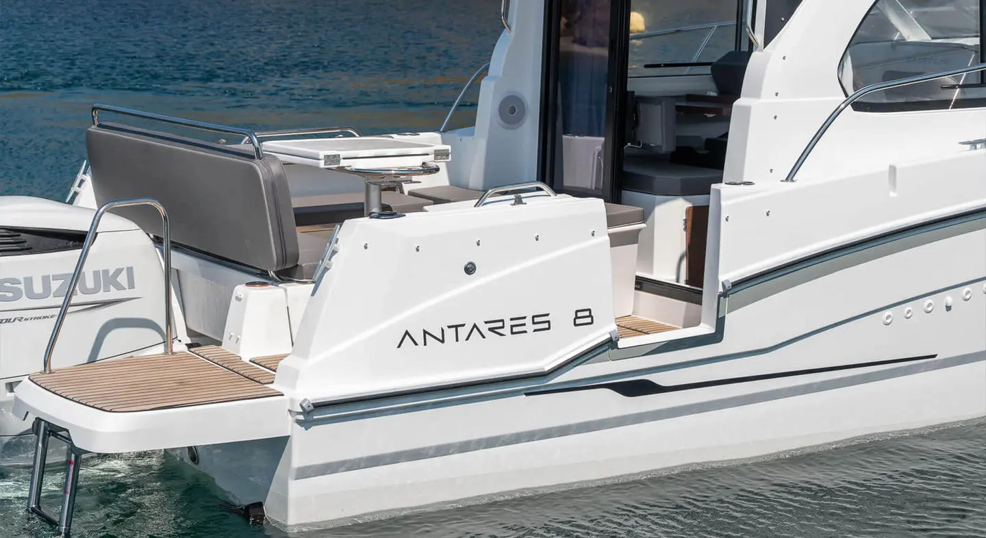 Beneteau Antares 8 - Photo 13