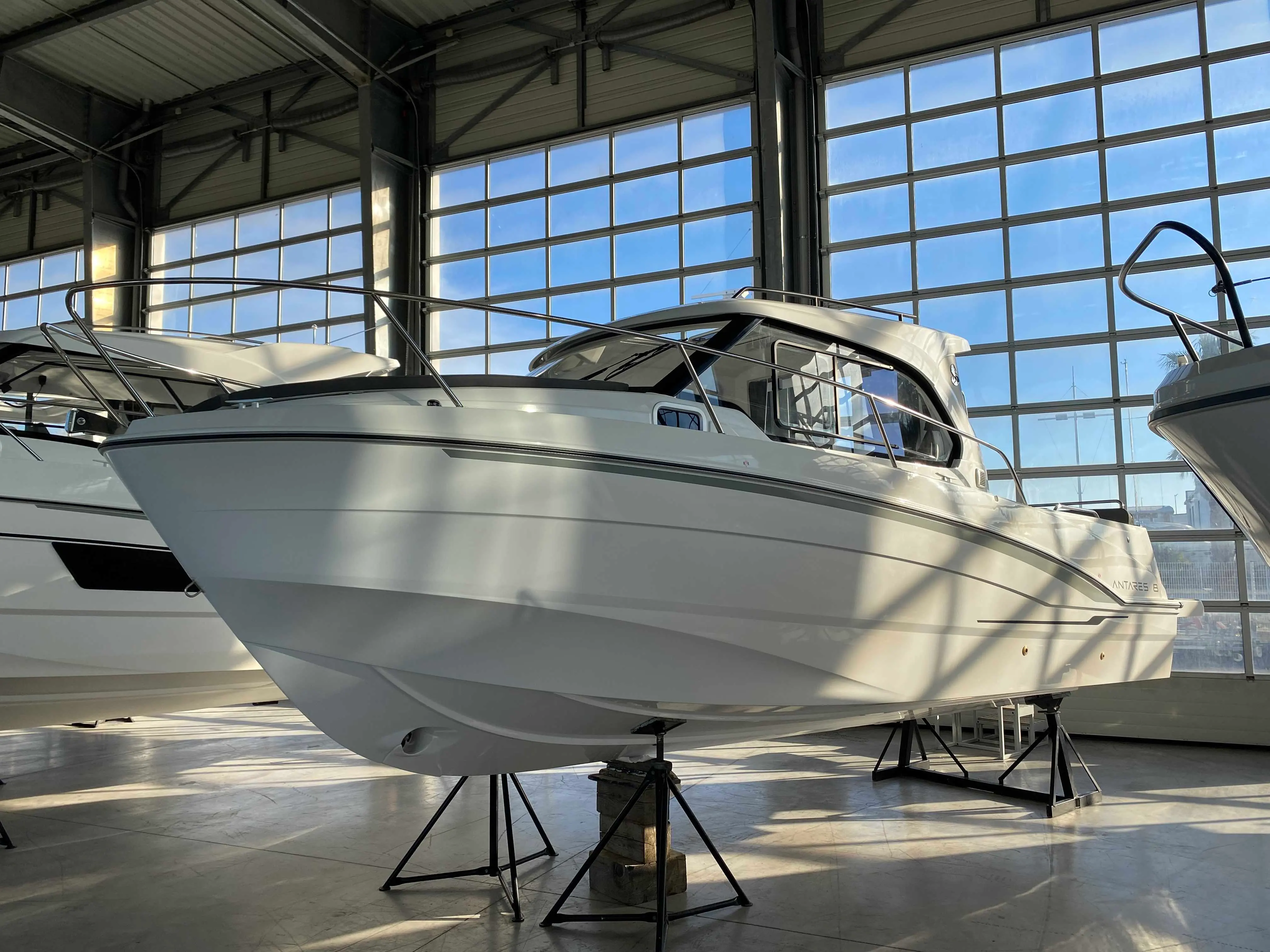 Beneteau Antares 8 - Photo 19