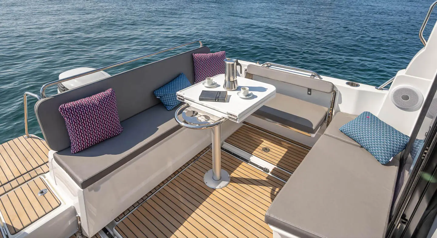 Beneteau Antares 8 — photo 12