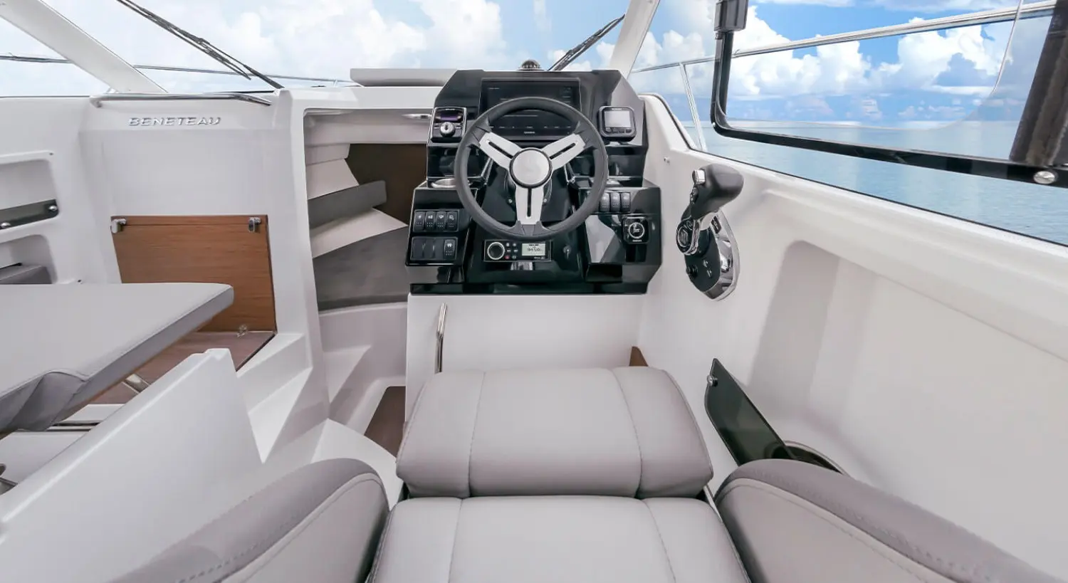 Beneteau Antares 8 - Photo 30