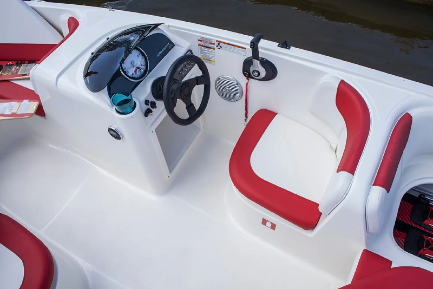 Bayliner Element M17 - Photo 9