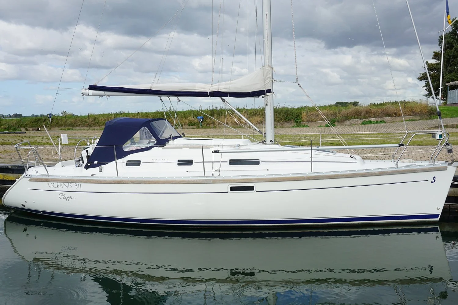 Beneteau Oceanis 311 — photo 10