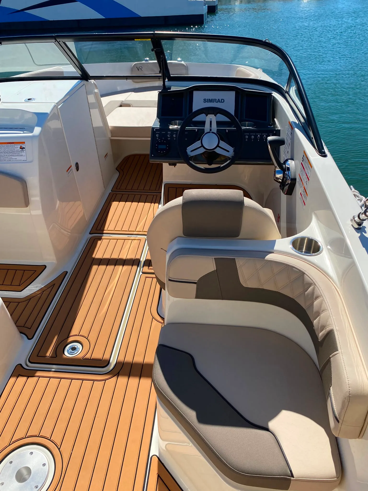 BAYLINER VR6 - 4